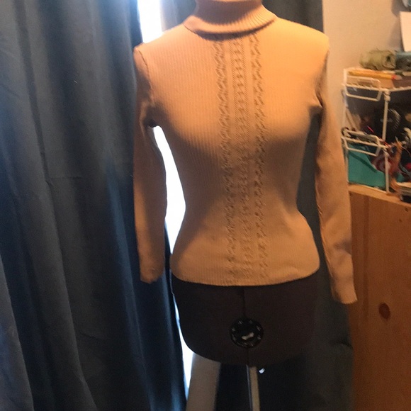 Sweater - Picture 1 of 2